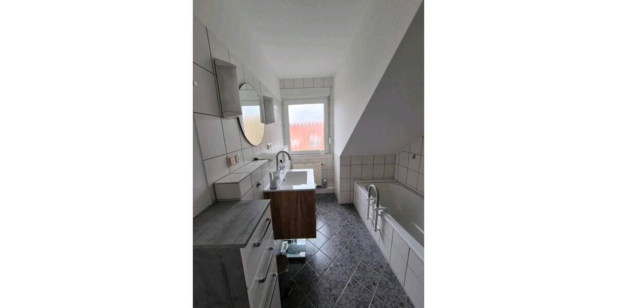 Dachgeschoßwohnung Lauenau - 4 Zimmer, 93 m&sup2;, 275.000&euro; | Angebot:25880930