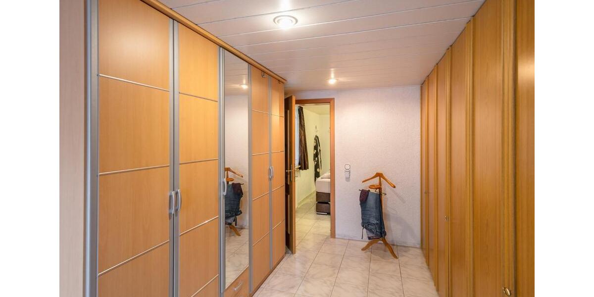 Einfamilienhaus Bad Münder am Deister - 9 Zimmer, 240 m&sup2;, 450.000&euro; | Angebot:21173892