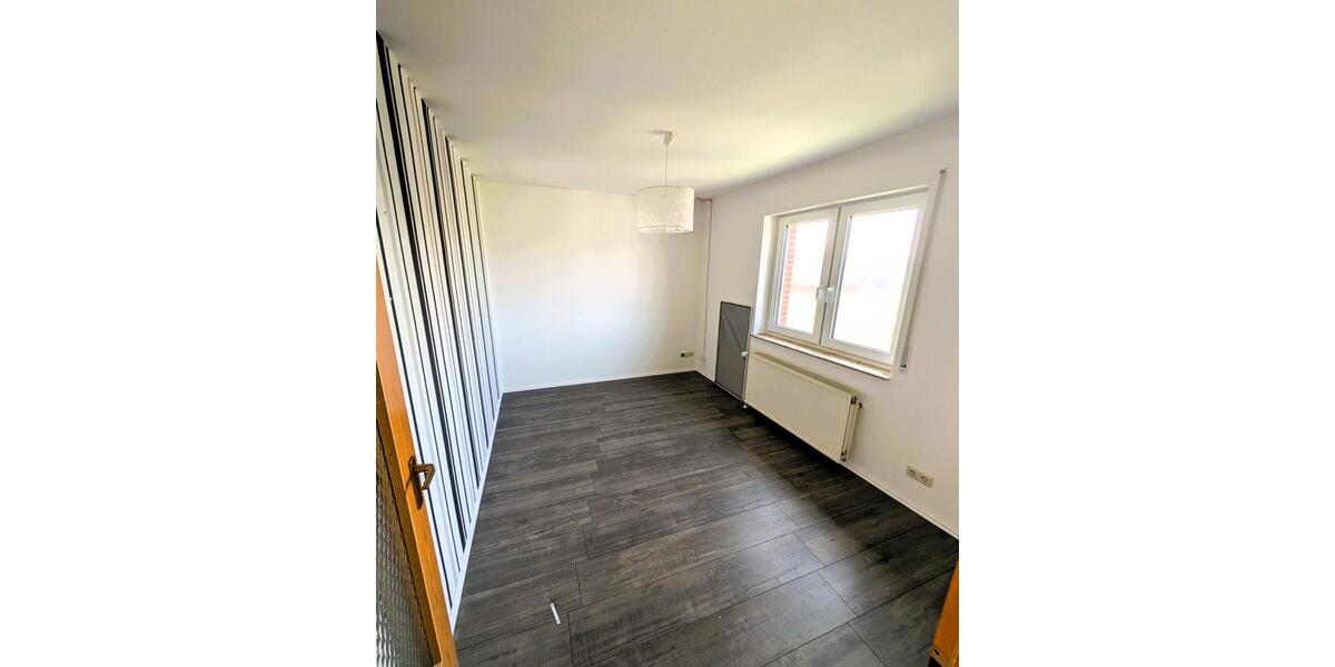 Etagenwohnung Lindhorst - 3 Zimmer, 95 m&sup2;, 750&euro; | Angebot:25942362
