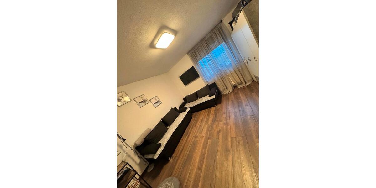 Etagenwohnung Sarstedt - 3 Zimmer, 119 m&sup2;, 1.000&euro; | Angebot:26342158