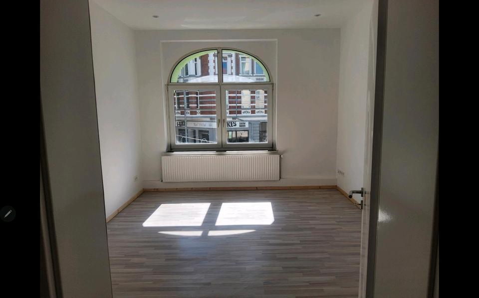 Etagenwohnung Hannover Herrenhausen-Stöcken - 4 Zimmer, 100 m&sup2;, 1.150&euro; | Angebot:25858530