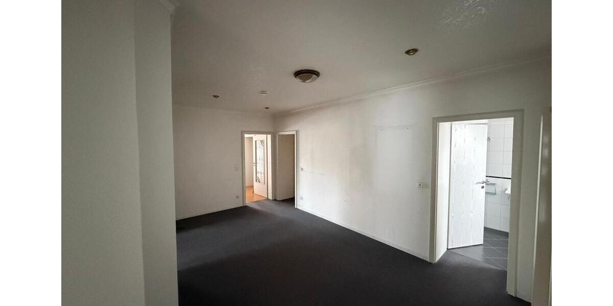 Etagenwohnung Garbsen Berenbostel - 7 Zimmer, 230 m&sup2;, 2.300&euro; | Angebot:25782516