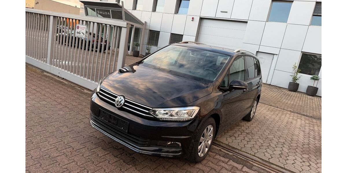VW Touran 97.116 km 15.890 &euro; Garbsen 30827