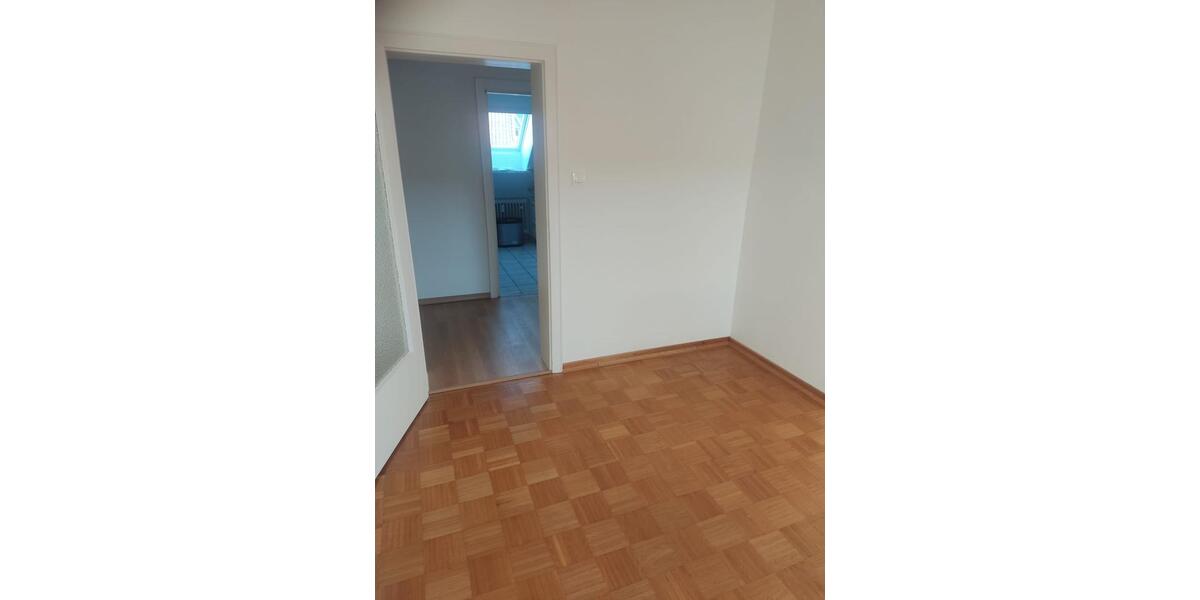 Dachgeschoßwohnung Seelze - 3 Zimmer, 72 m&sup2;, 826&euro; | Angebot:25925812