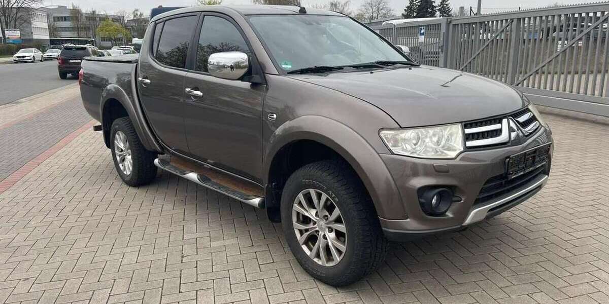 Mitsubishi L200 154.000 km 12.900 &euro; Hannover 30179