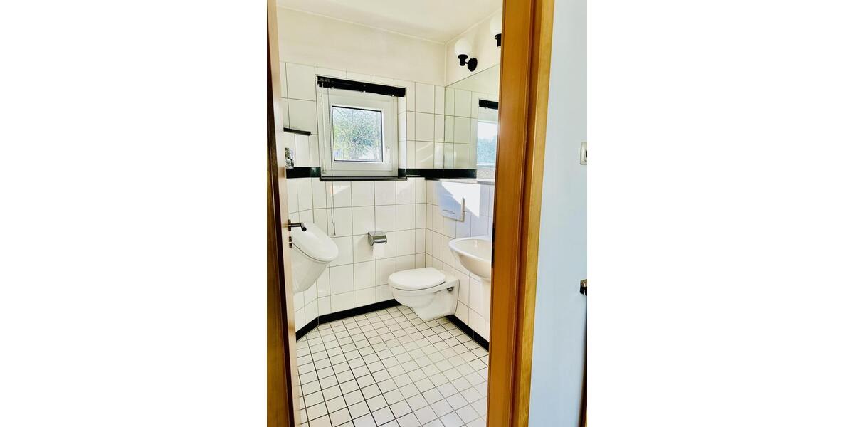 Etagenwohnung Isernhagen - 6 Zimmer, 255 m&sup2;, 2.500&euro; | Angebot:25381857