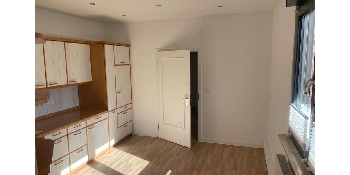 Erdgeschoßwohnung Hannover Herrenhausen-Stöcken - 3 Zimmer, 100 m&sup2;, 1.200&euro; | Angebot:26421306