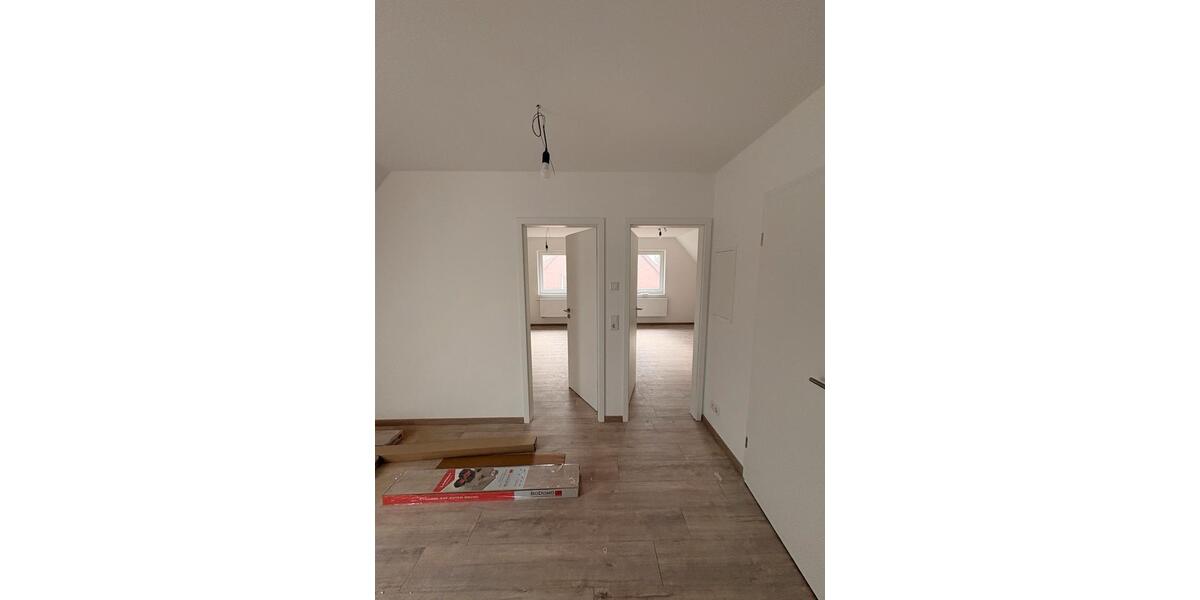 Dachgeschoßwohnung Laatzen - 3 Zimmer, 69 m&sup2;, 900&euro; | Angebot:25943325