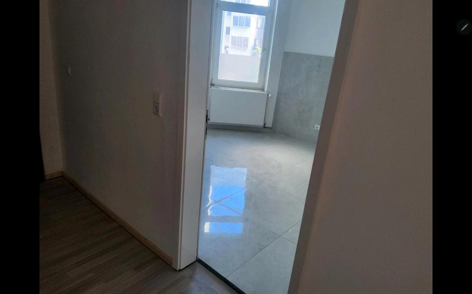 Etagenwohnung Hannover Herrenhausen-Stöcken - 4 Zimmer, 100 m&sup2;, 1.150&euro; | Angebot:25858530