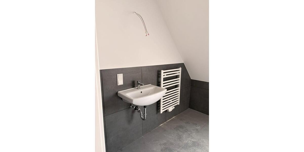 Dachgeschoßwohnung Laatzen - 3 Zimmer, 69 m&sup2;, 900&euro; | Angebot:25943325