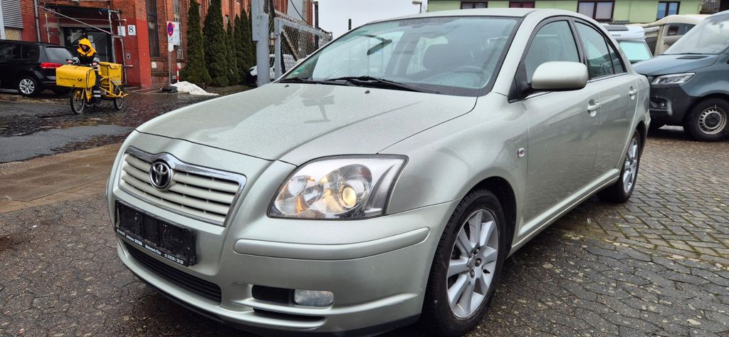 Toyota Avensis 94.170 km 3.399 &euro; Hannover 30519