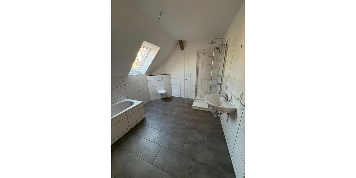Etagenwohnung Neustadt am Rübenberge - 4 Zimmer, 140 m&sup2;, 1.200&euro; | Angebot:25831590