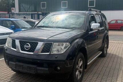 Nissan Pathfinder 208.000 km 2.000 &euro; Seelze 30926