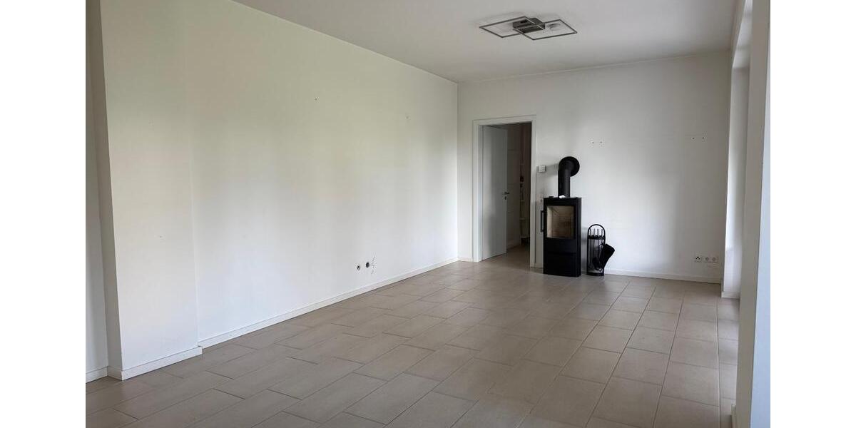 Erdgeschoßwohnung Garbsen Berenbostel - 3 Zimmer, 87 m&sup2;, 1.100&euro; | Angebot:26214809