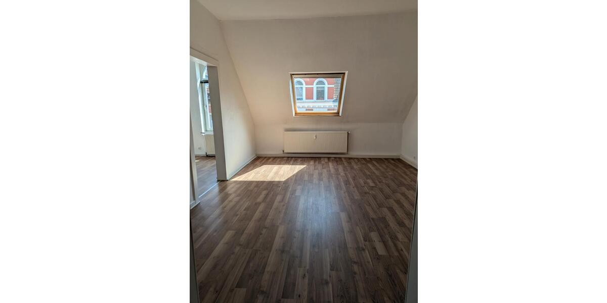 Dachgeschoßwohnung Hannover Vahrenwald-List - 3 Zimmer, 79 m&sup2;, 870&euro; | Angebot:26423600