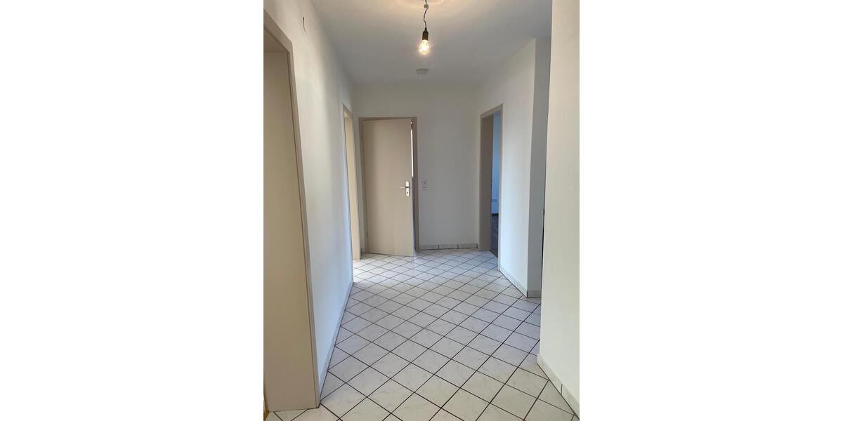 Etagenwohnung Laatzen - 1 Zimmer, 85 m&sup2;, 760&euro; | Angebot:25981038