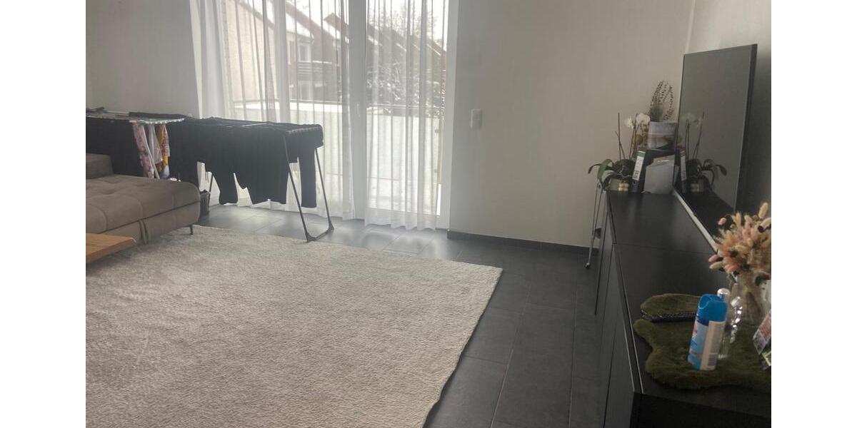 Etagenwohnung Lehrte - 4 Zimmer, 100 m&sup2;, 1.250&euro; | Angebot:25981028