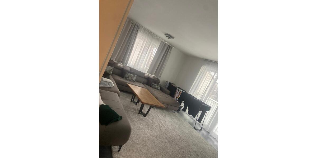 Etagenwohnung Lehrte - 4 Zimmer, 100 m&sup2;, 1.250&euro; | Angebot:25981028