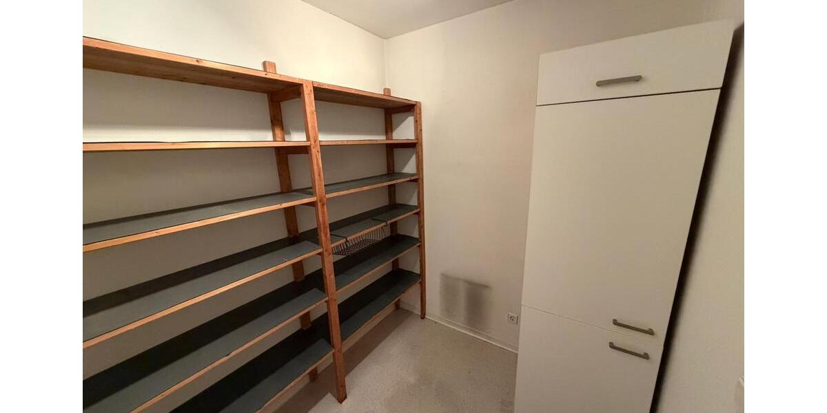 Etagenwohnung Garbsen Berenbostel - 7 Zimmer, 230 m&sup2;, 2.300&euro; | Angebot:25782516