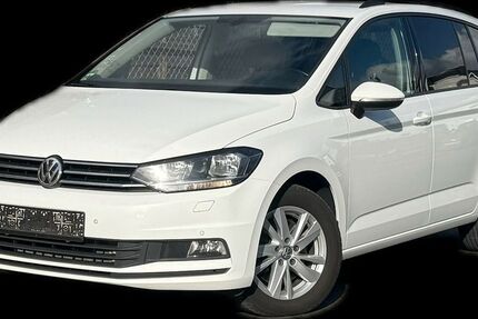 VW Touran 276.844 km 10.990 &euro; Garbsen 30827