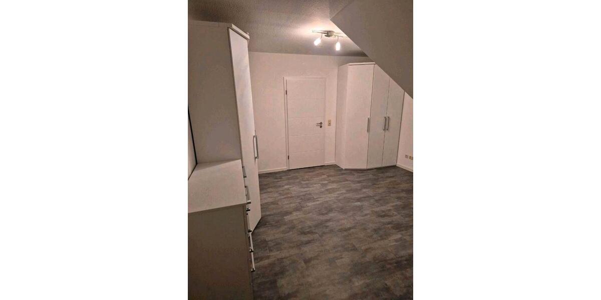 Dachgeschoßwohnung Lauenau - 4 Zimmer, 93 m&sup2;, 275.000&euro; | Angebot:25880930