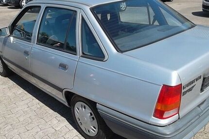 Opel Kadett 74.000 km 2.800 &euro; Garbsen/ Hannover 30827