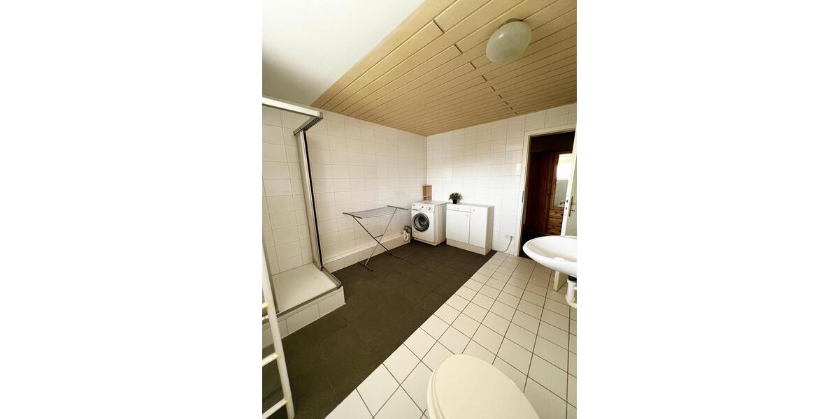 Erdgeschoßwohnung Seelze - 5 Zimmer, 140 m&sup2;, 1.480&euro; | Angebot:25711254