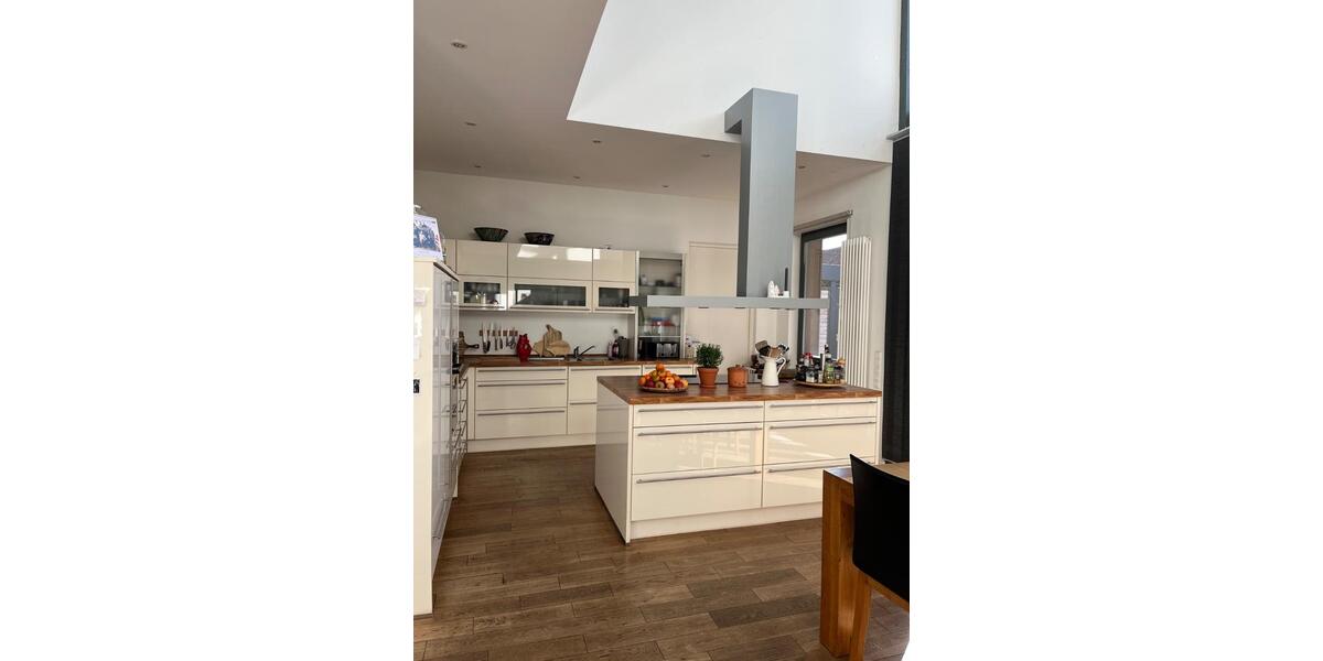 Einfamilienhaus Neustadt am Rübenberge - 9 Zimmer, 288 m&sup2;, 750.000&euro; | Angebot:25351760