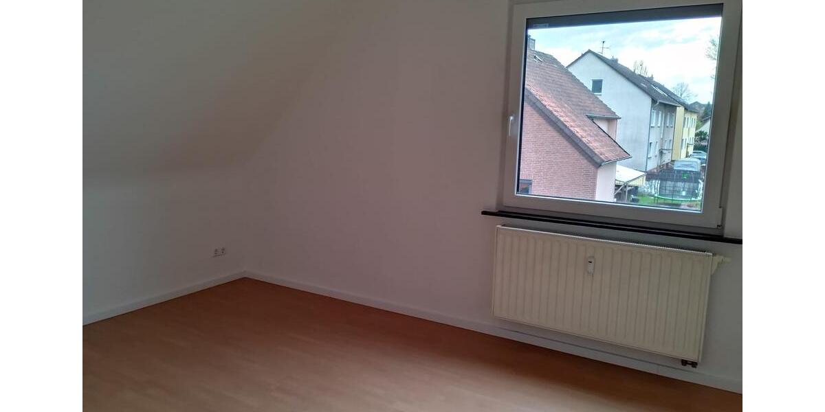 Dachgeschoßwohnung Garbsen - 3 Zimmer, 75 m&sup2;, 695&euro; | Angebot:26459691