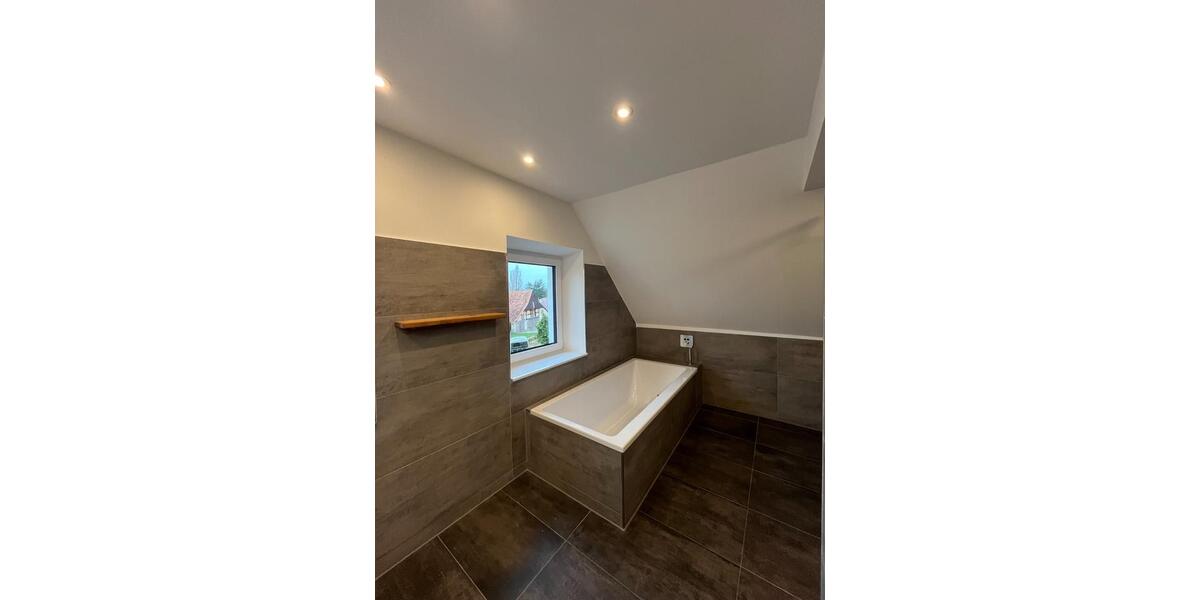 Dachgeschoßwohnung Isernhagen - 2 Zimmer, 88 m&sup2;, 1.280&euro; | Angebot:25658703