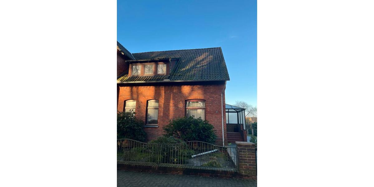 Doppelhaushälfte Wedemark - 9 Zimmer, 175 m&sup2;, 199.000&euro; | Angebot:26558178