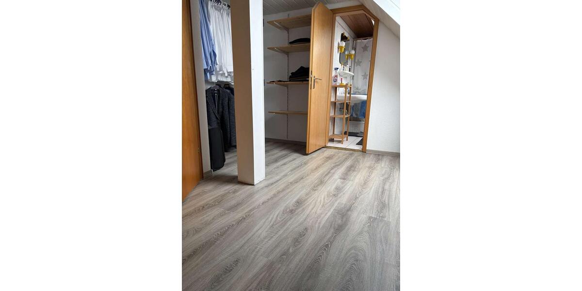 Etagenwohnung Springe - 3 Zimmer, 90 m&sup2;, 585&euro; | Angebot:25375266