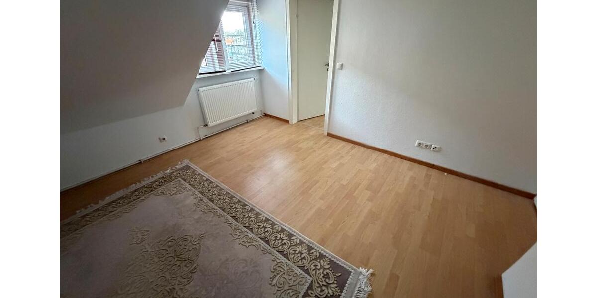 Dachgeschoßwohnung Burgwedel - 3 Zimmer, 85 m&sup2;, 1.200&euro; | Angebot:25805413