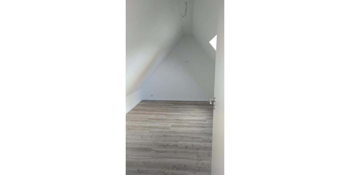 Maisonettenwohnung Wunstorf - 4 Zimmer, 107 m&sup2;, 990&euro; | Angebot:25790307
