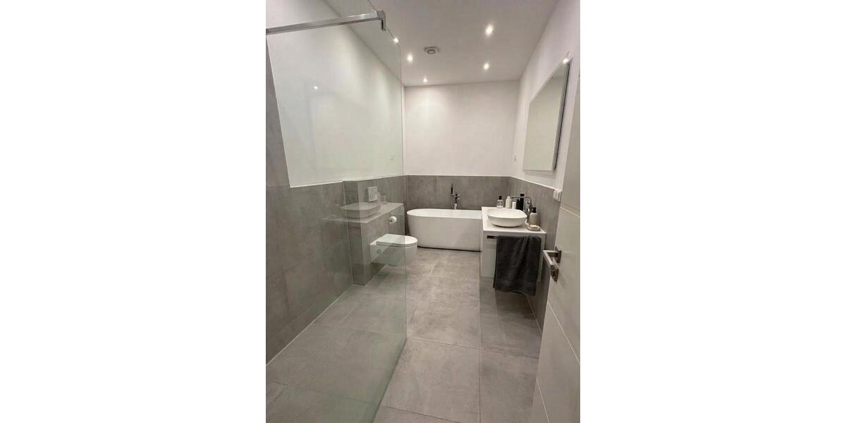 Hochparterre Hannover Herrenhausen-Stöcken - 3 Zimmer, 90 m&sup2;, 99&euro; | Angebot:25613466