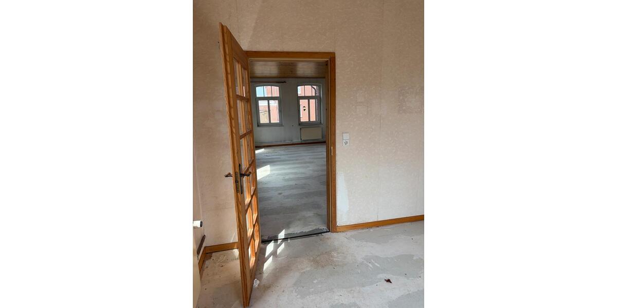 Einfamilienhaus Nordsehl - 8 Zimmer, 180 m&sup2;, 188.000&euro; | Angebot:26987998