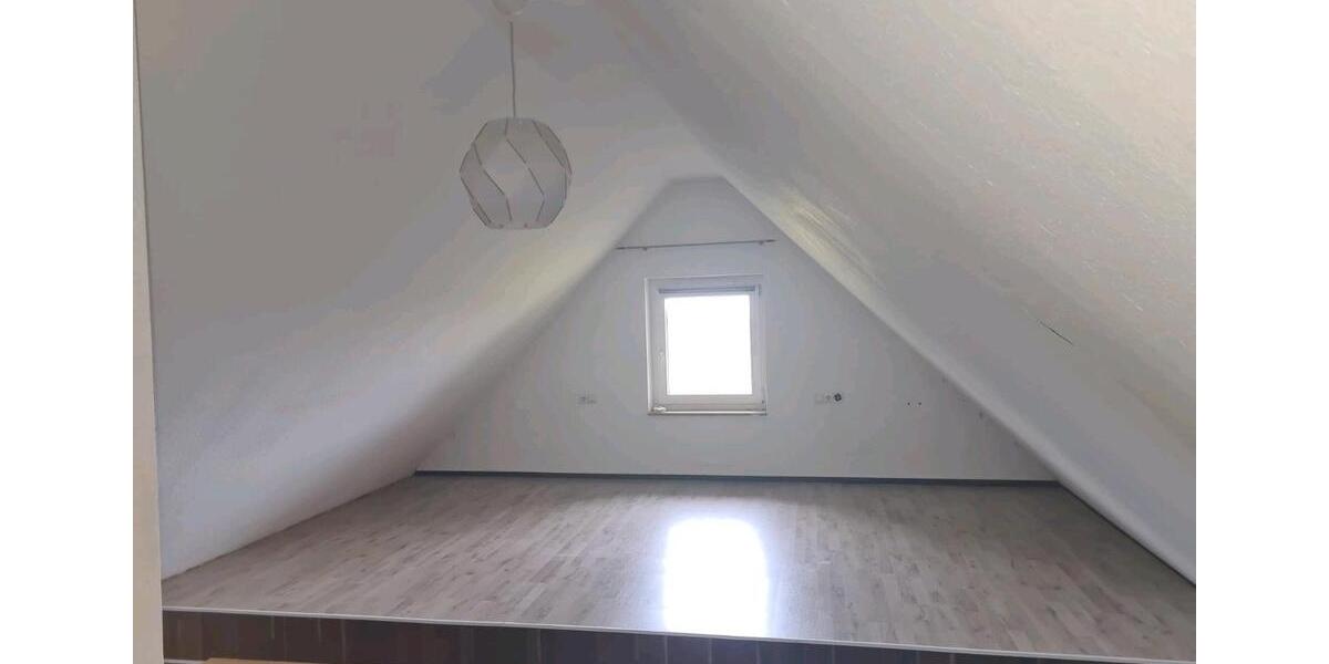 Etagenwohnung Seelze - 3 Zimmer, 107 m&sup2;, 850&euro; | Angebot:26368154
