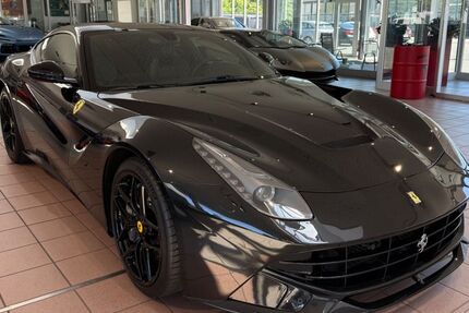 Ferrari F12 34.540 km 268.500 &euro; Hannover 30655