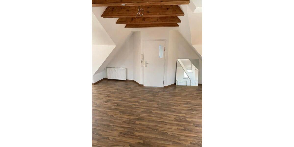Dachgeschoßwohnung Burgdorf - 2 Zimmer, 100 m&sup2;, 750&euro; | Angebot:26477620